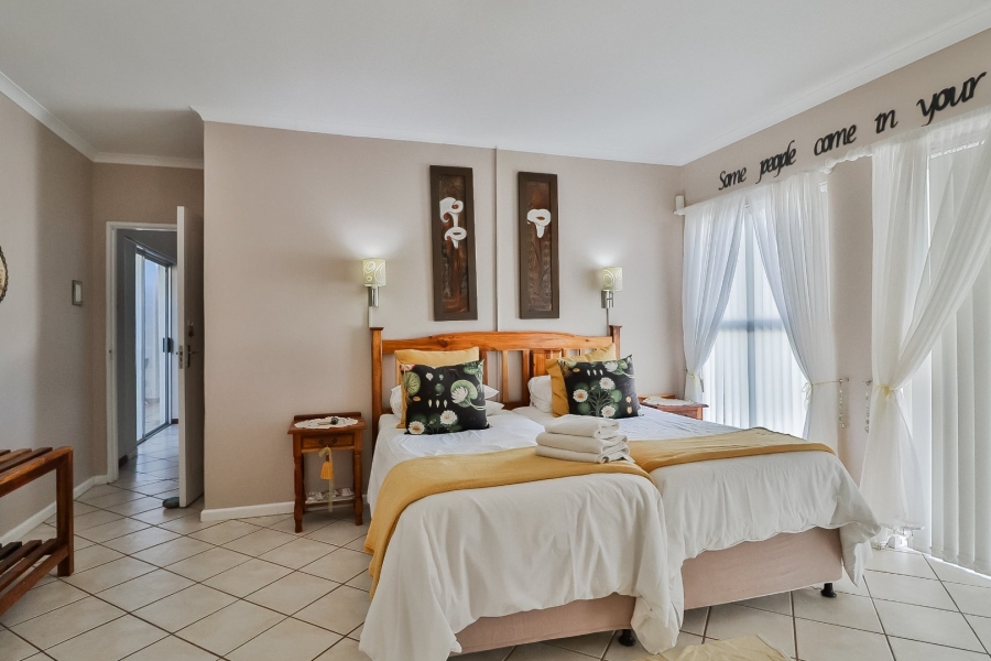 7 Bedroom Property for Sale in Country Club Western Cape